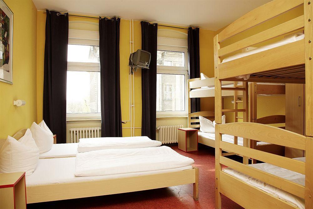 Acama Hotel & Hostel Schoeneberg Berlin Exterior photo