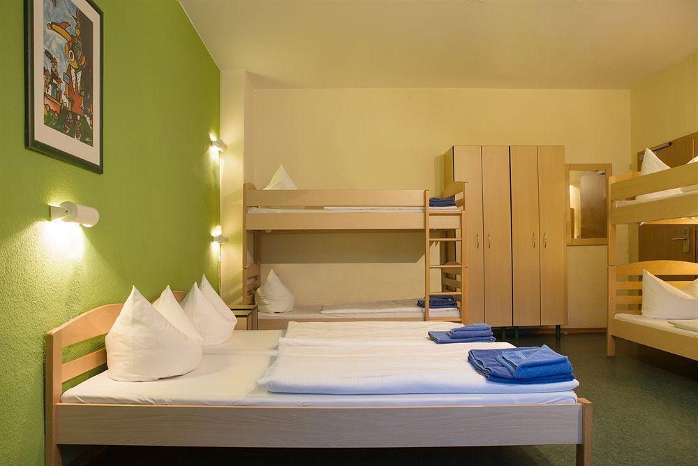Acama Hotel & Hostel Schoeneberg Berlin Exterior photo