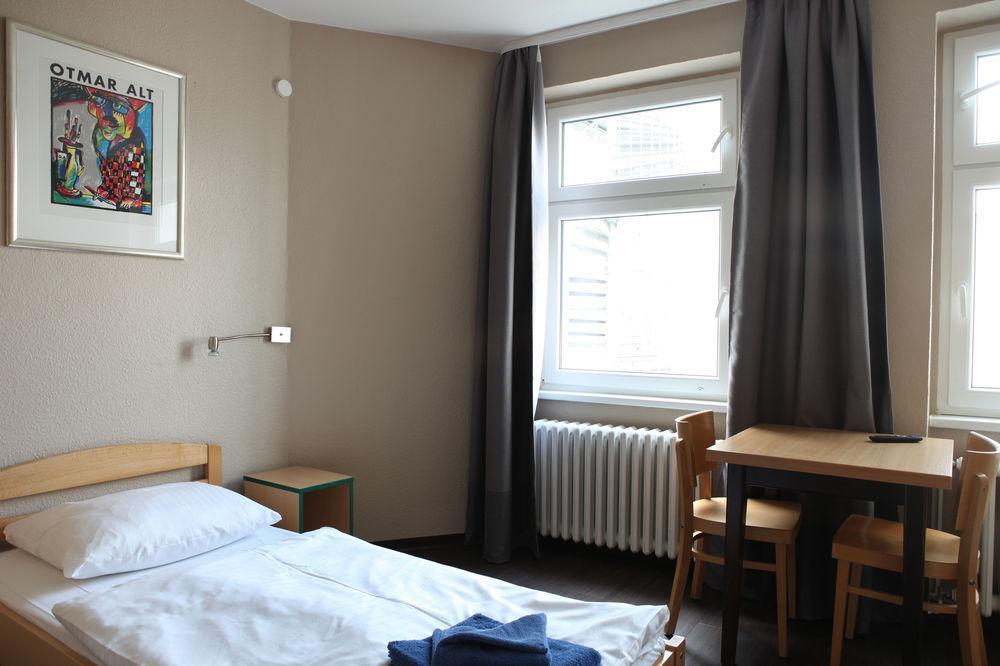 Acama Hotel & Hostel Schoeneberg Berlin Exterior photo